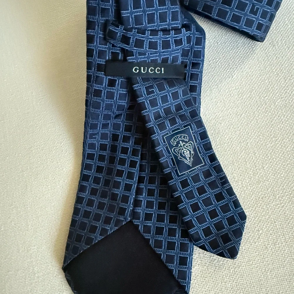 New! GUCCI Blue Geometric Pattern Silk Tie
